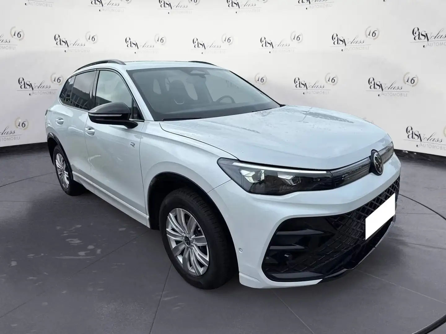 Volkswagen Tiguan Tiguan 1.5 eTSI 150 CV ACT DSG R-Line Camera 360° Blanc - 1