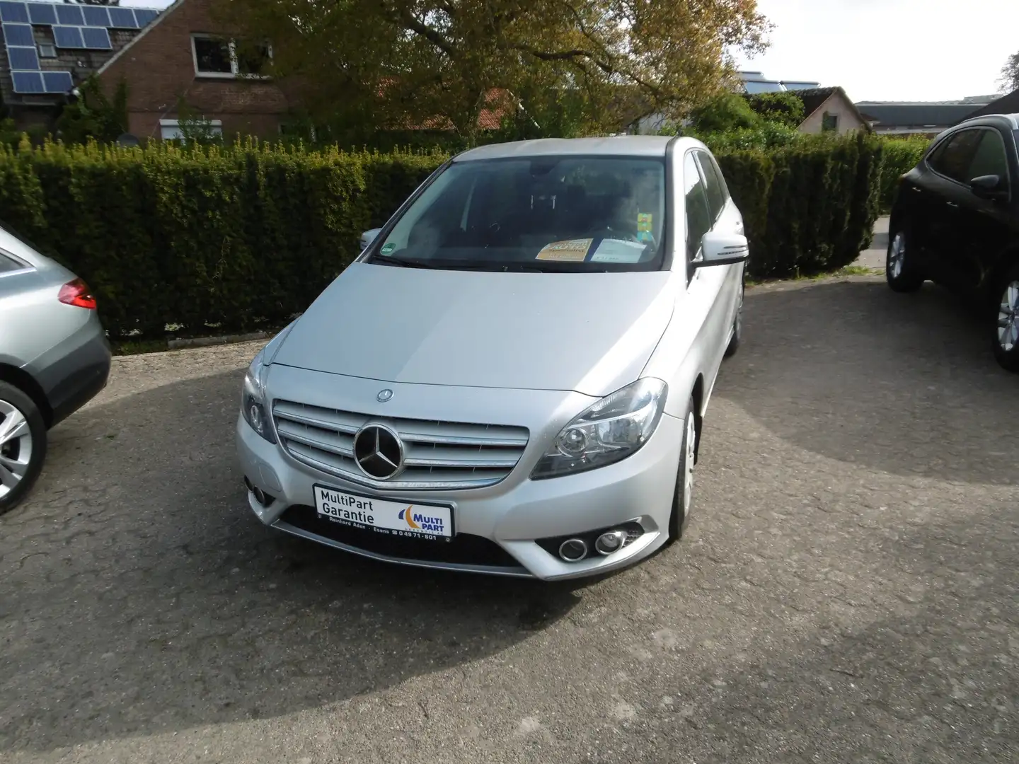 Mercedes-Benz B 180 (BlueEFFICIENCY) 7G-DCT Silber - 1