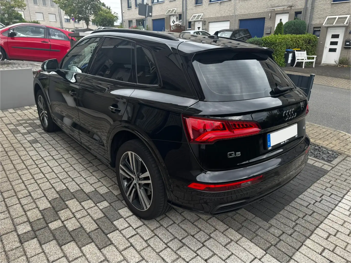 Audi Q5 40 TDI quattro sport Schwarz - 2