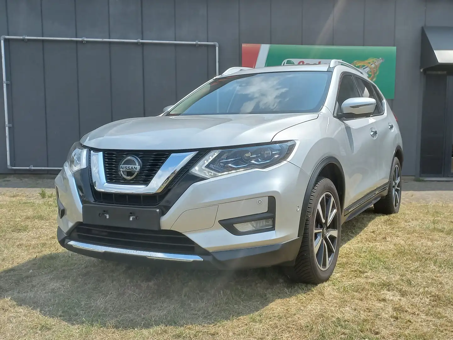 Nissan X-Trail 1.7 dCi 2WD Business Edition 7pl. Zilver - 1