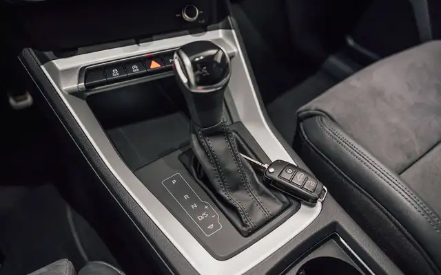Audi Q3 view 30