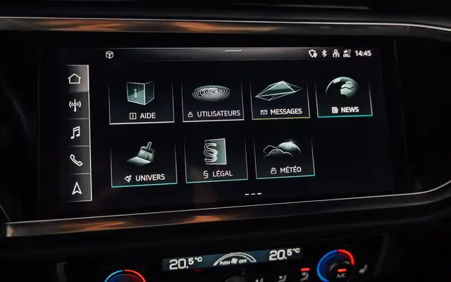 Audi Q3 view 23