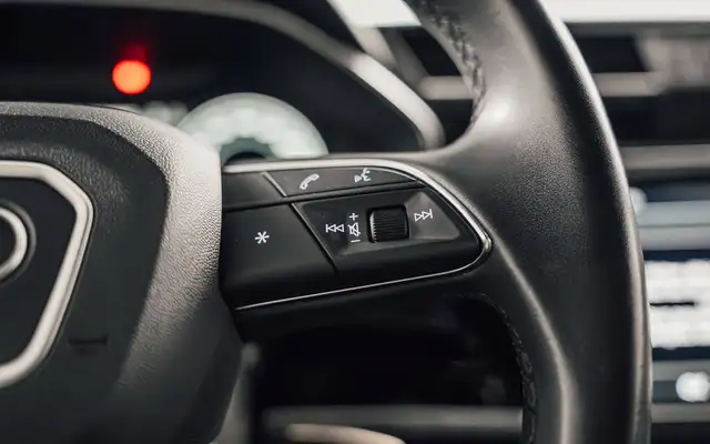 Audi Q3 view 19