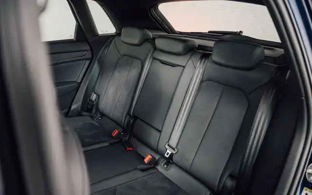 Audi Q3 view 11