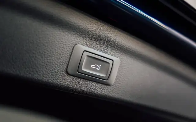 Audi Q3 view 10