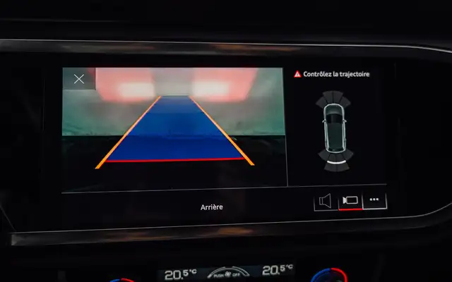 Audi Q3 view 25