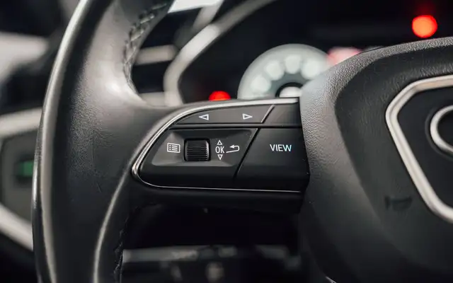 Audi Q3 view 18