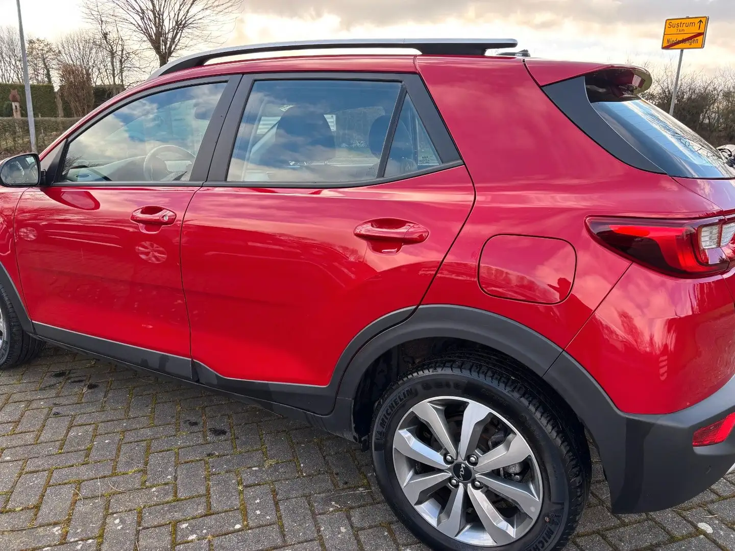 Kia Stonic *101 PS-Kamera-Dachreling* Červená - 2