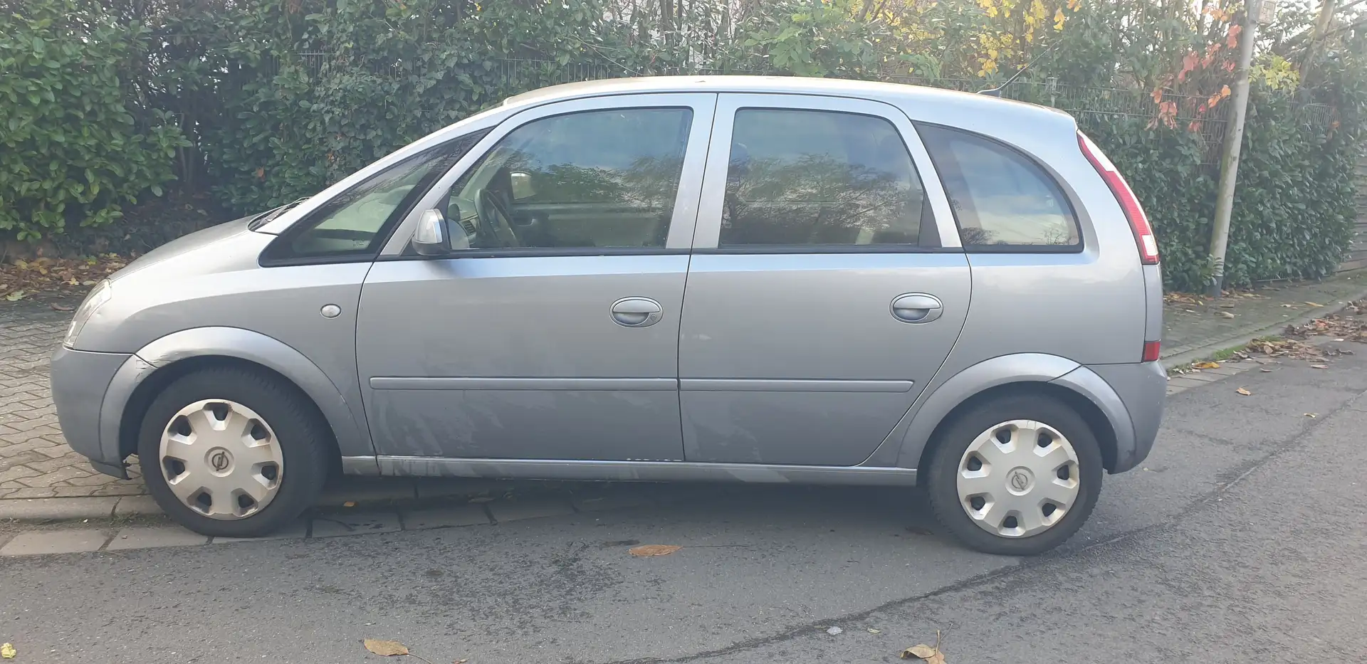 Opel Meriva Edition Grau - 2