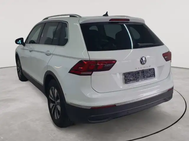 Volkswagen Tiguan view 5