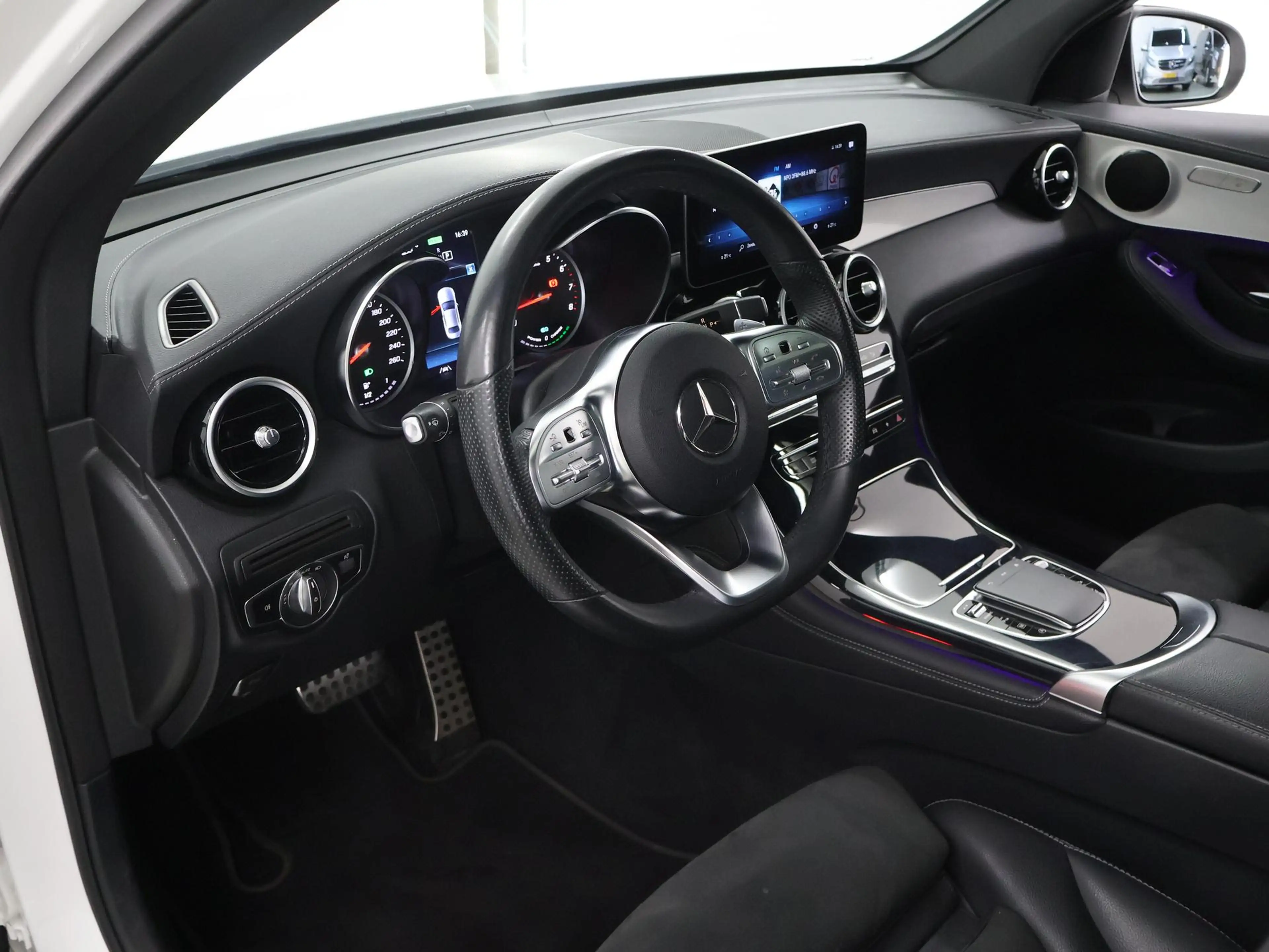 Mercedes-Benz GLC 200 4MATIC Business Solution AMG | Panoramadak | Trekh — photo 7