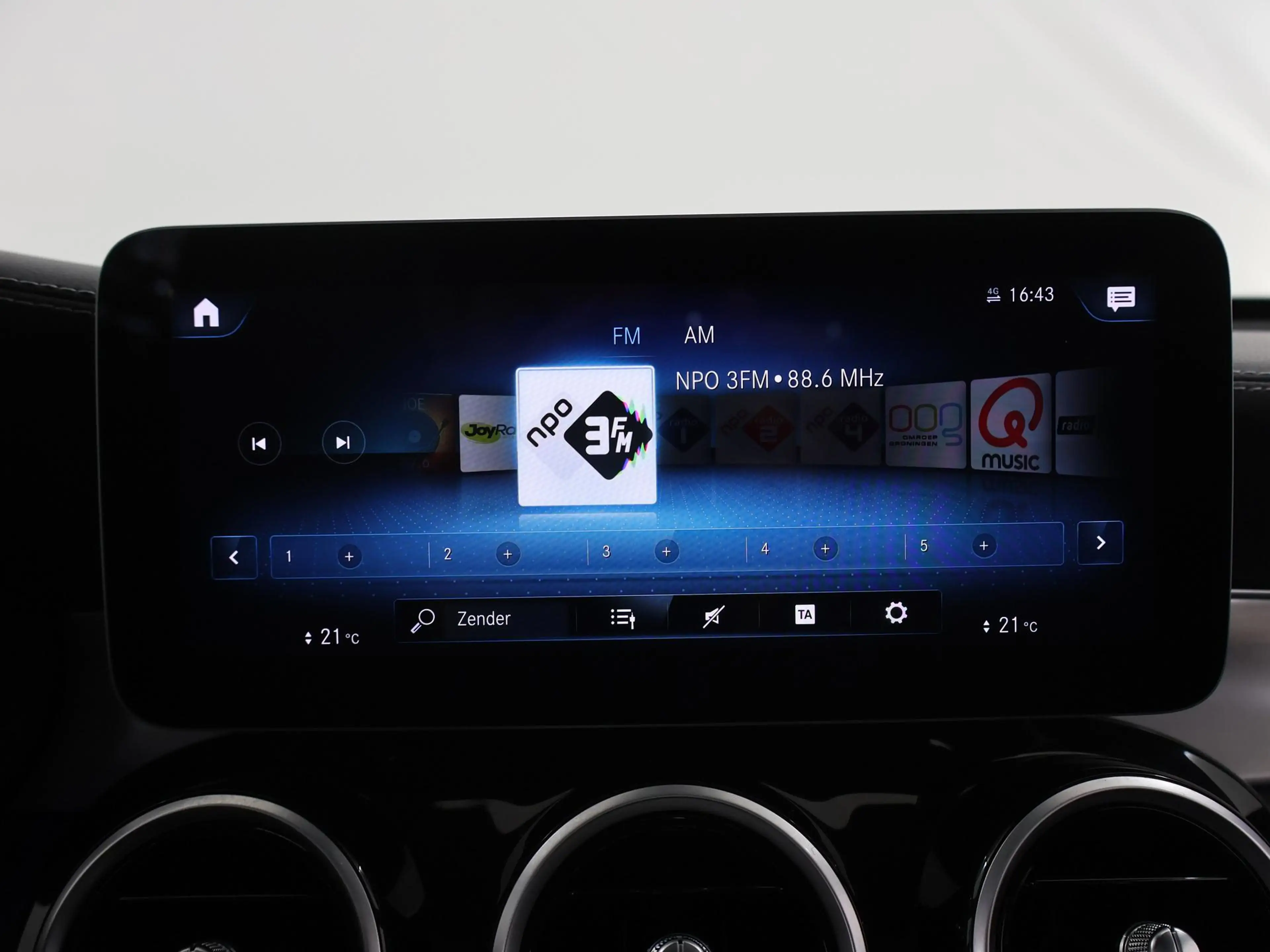 Mercedes-Benz GLC 200 4MATIC Business Solution AMG | Panoramadak | Trekh — photo 14