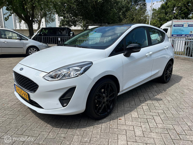 Ford Fiesta 1.1 Black & White Edition — photo 3