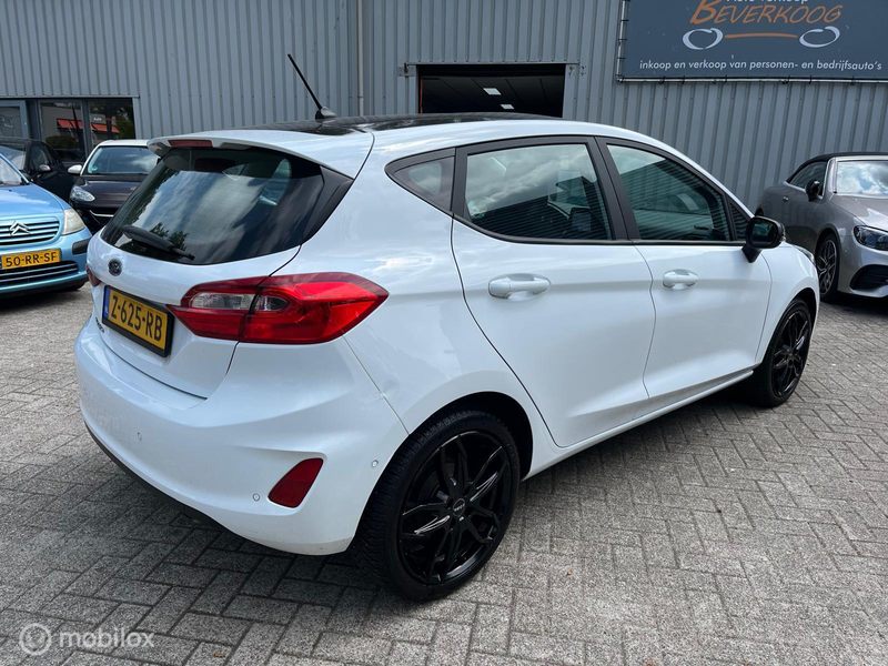 Ford Fiesta 1.1 Black & White Edition — photo 7