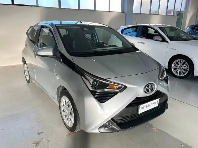 Toyota Aygo 1.0 VVT-i 72cv 5 porte x-cool