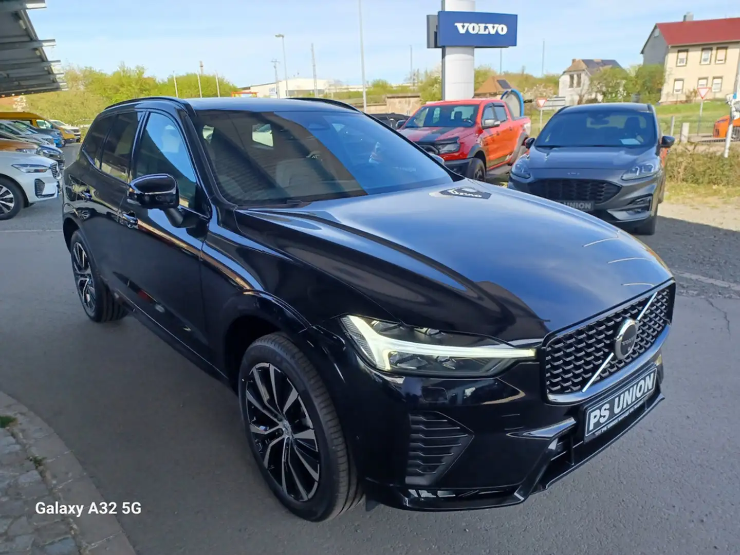 Volvo XC60 B4 Mild-Hybrid°Plus Dark°AHK°Panorama Noir - 2