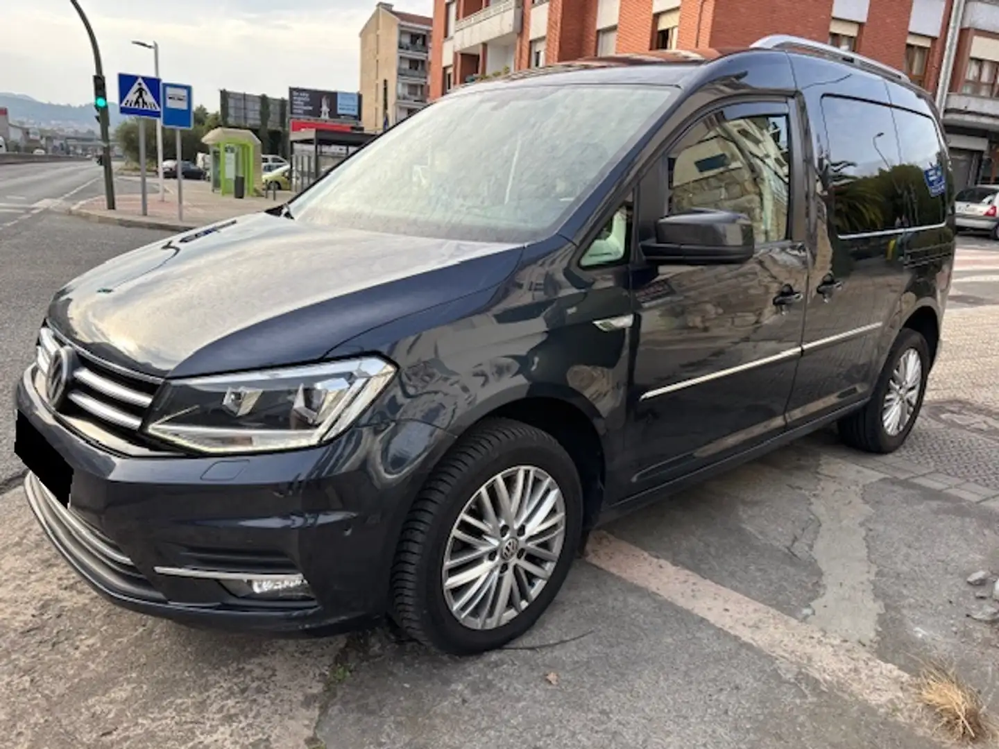 Volkswagen Caddy 2.0TDI Trendline DSG 110kW Gris - 1