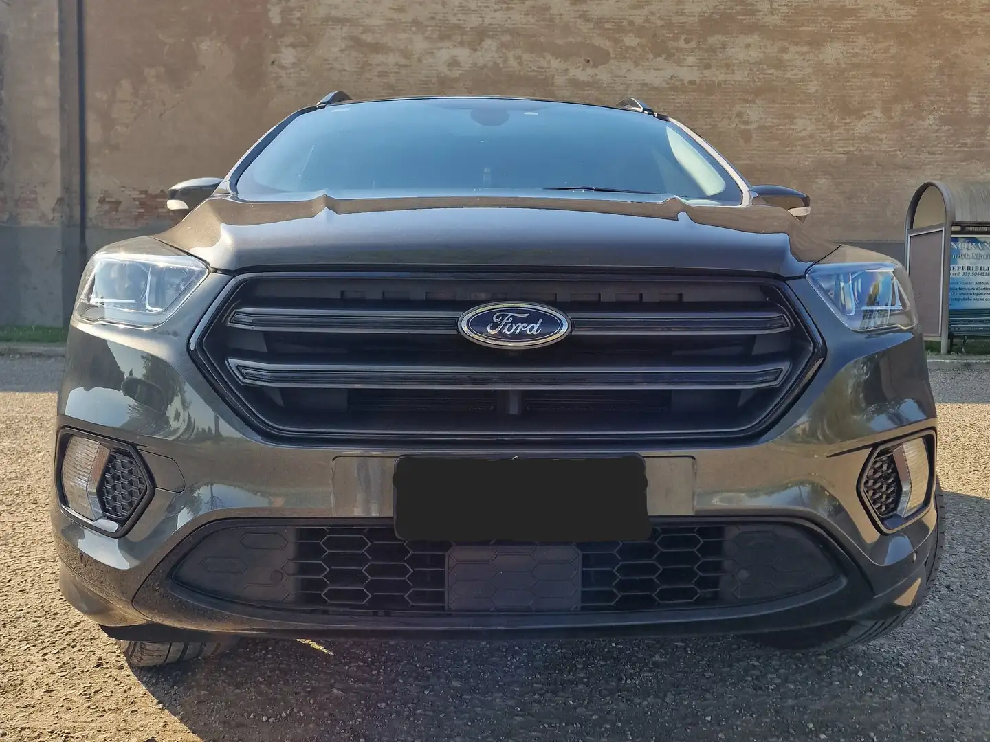 Ford Kuga Kuga II 2019 1.5 ecoboost ST-Line siva - 1