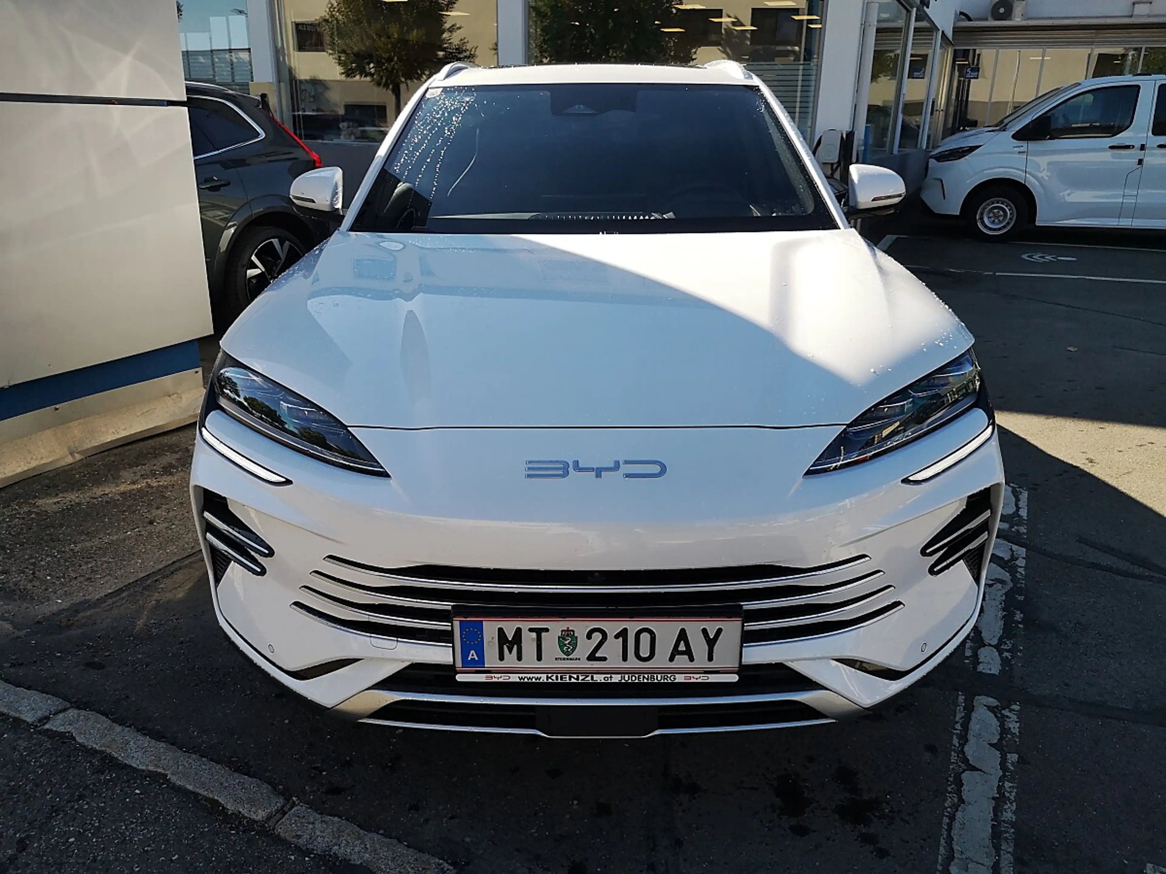 BYD Seal U PHEV Design AWD — photo 3