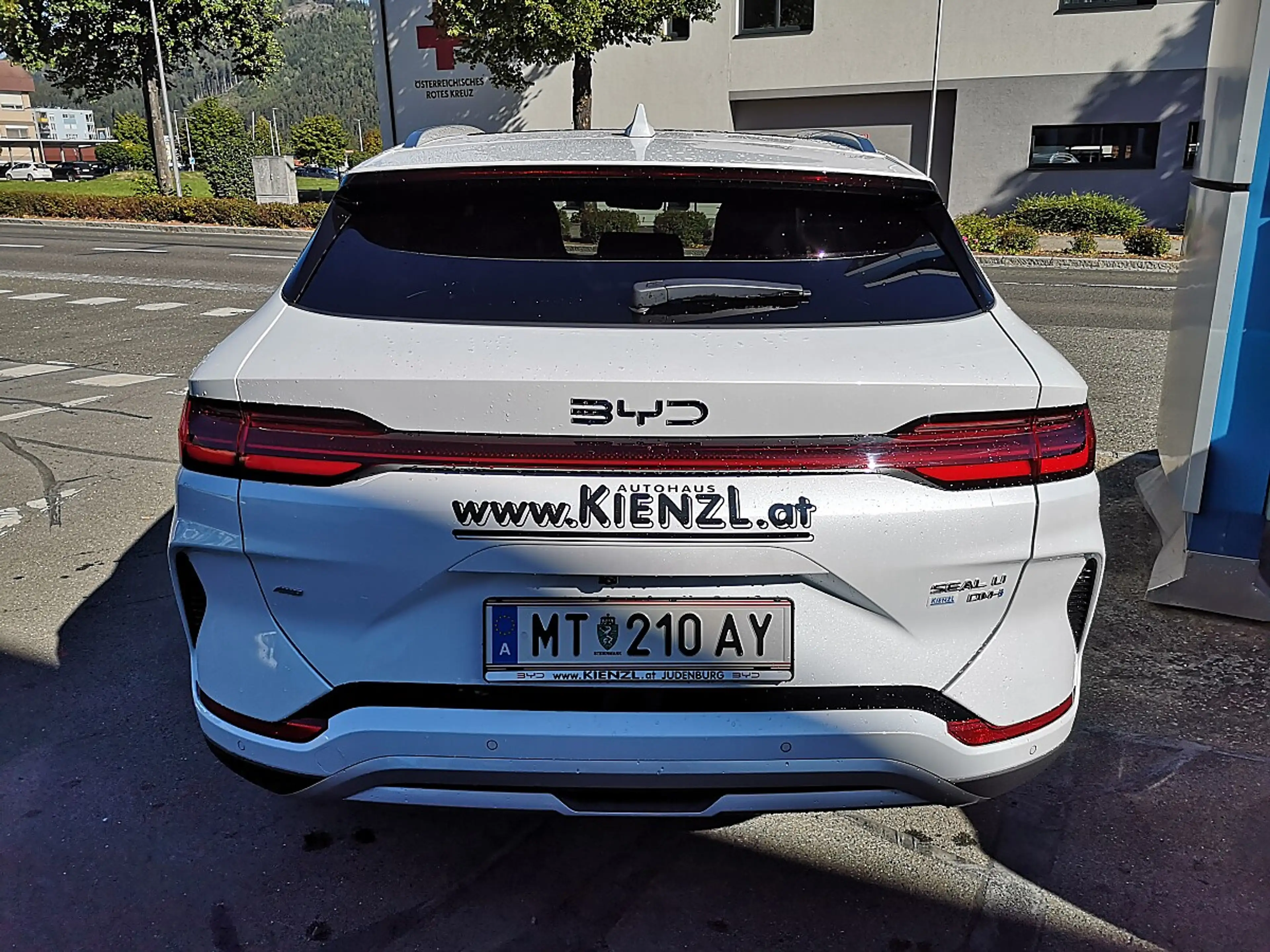 BYD Seal U PHEV Design AWD — photo 4