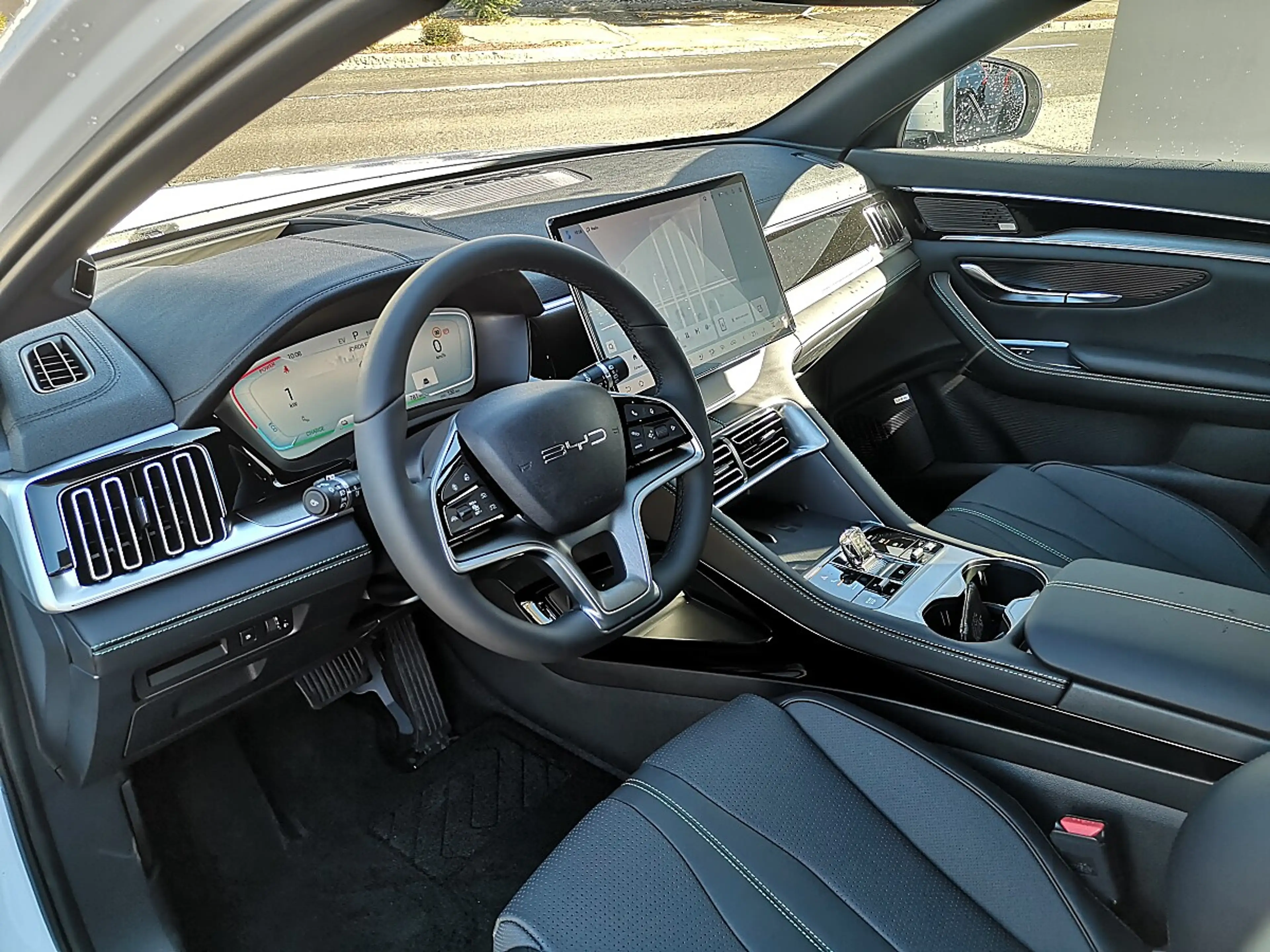 BYD Seal U PHEV Design AWD — photo 7