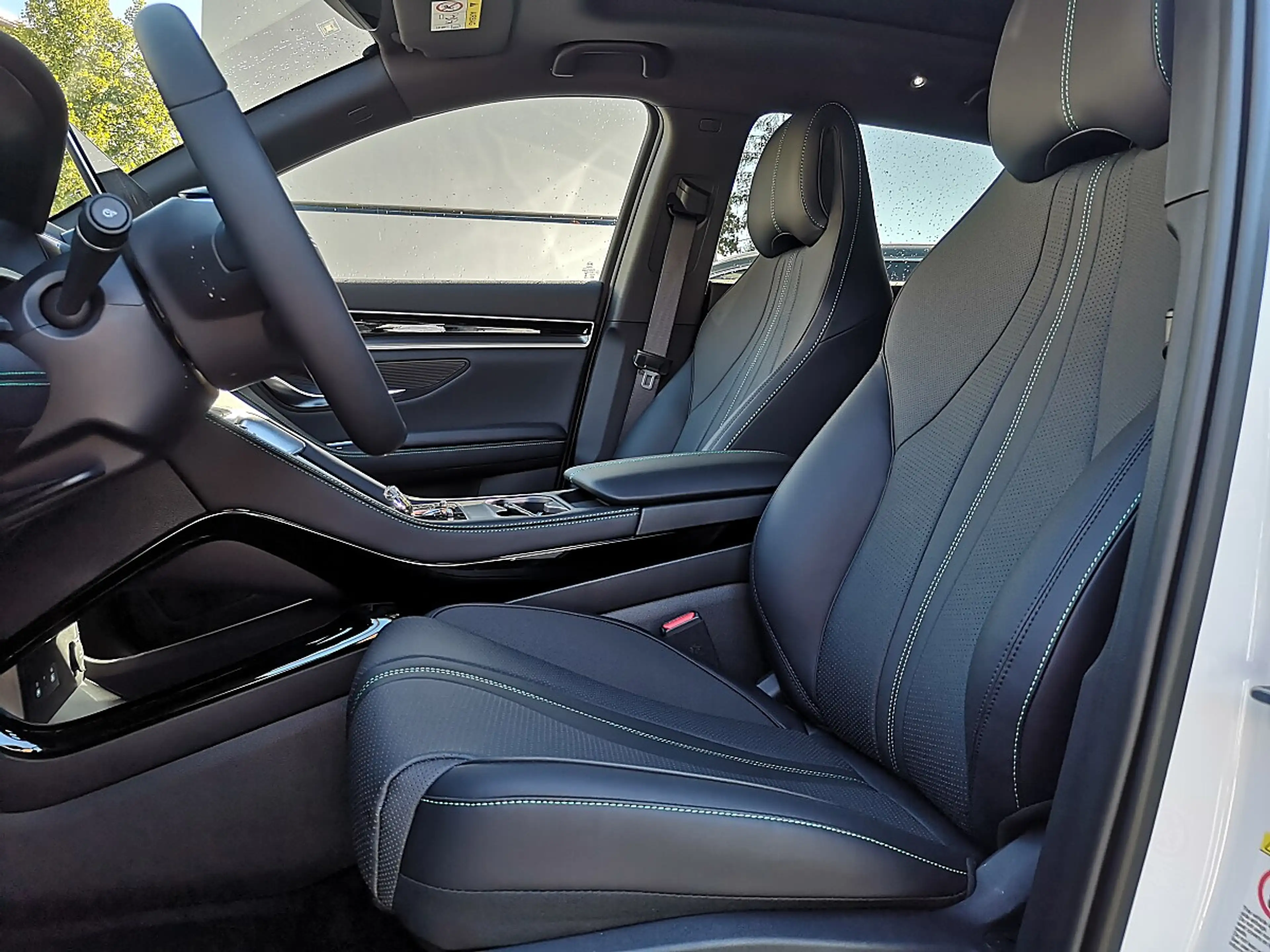 BYD Seal U PHEV Design AWD — photo 8