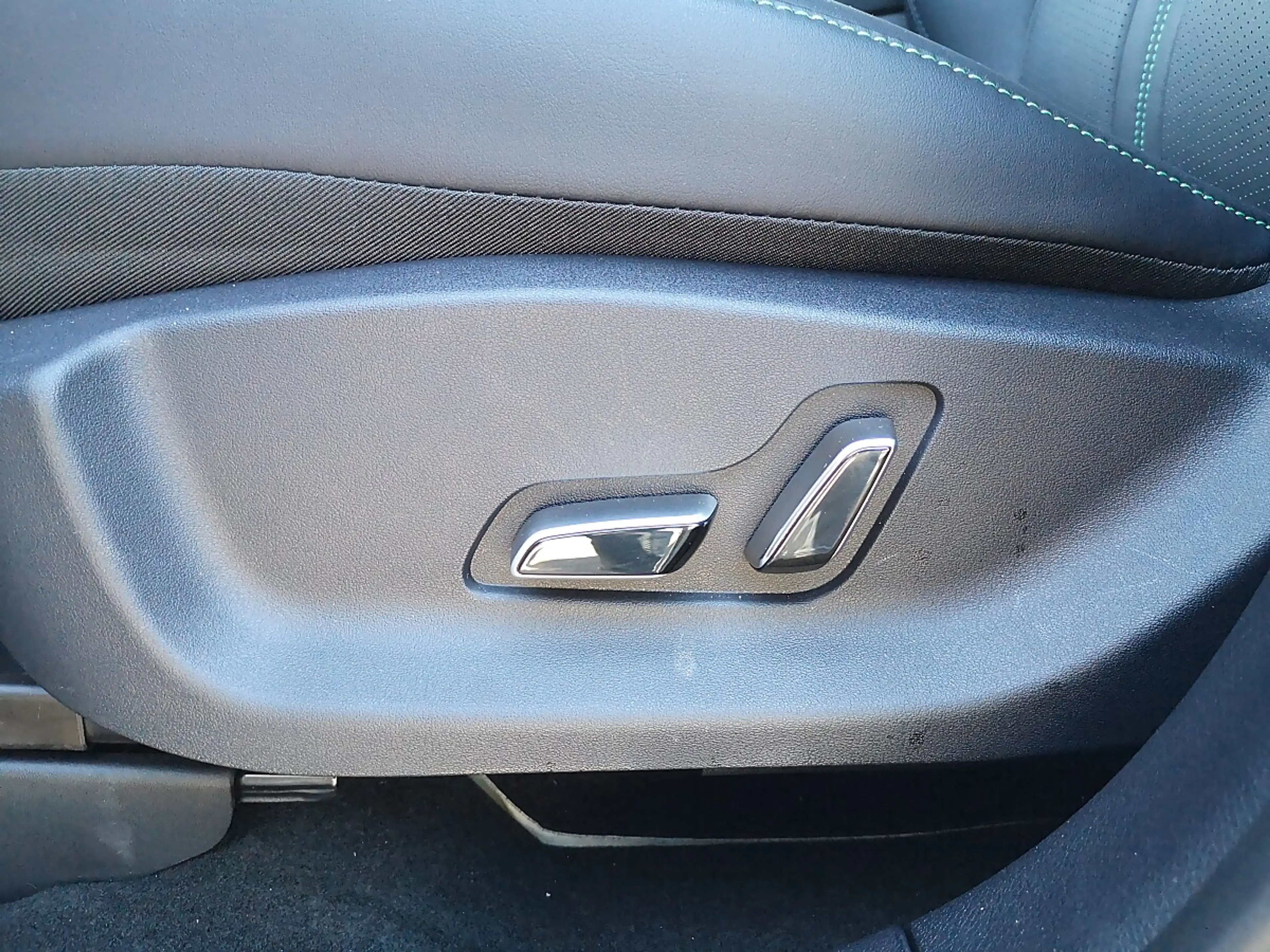 BYD Seal U PHEV Design AWD — photo 11