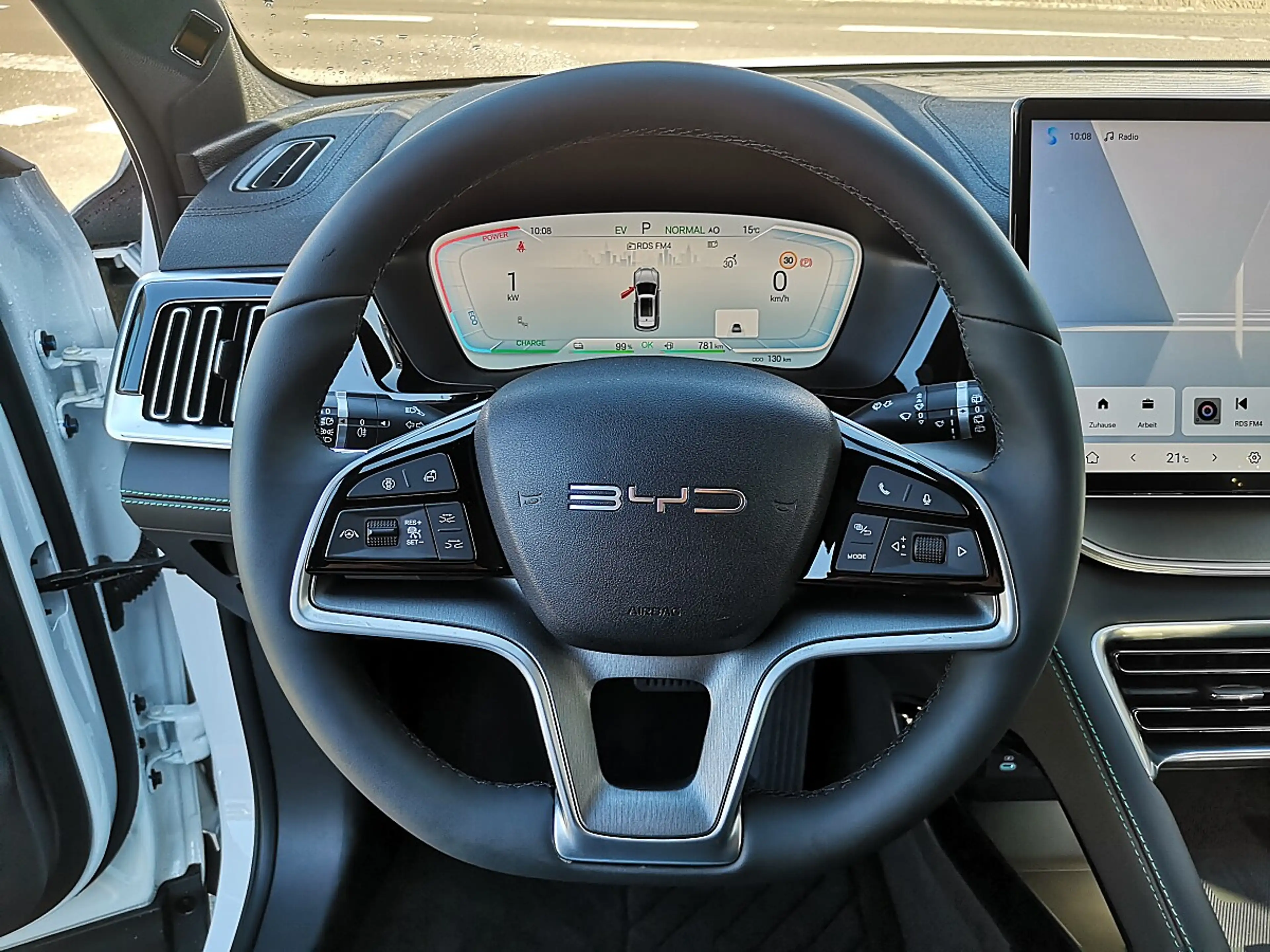 BYD Seal U PHEV Design AWD — photo 12