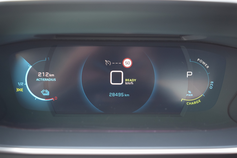 Peugeot e-2008 EV GT 50 kWh | 360° Camera | Climate + Cruise Cont — photo 11