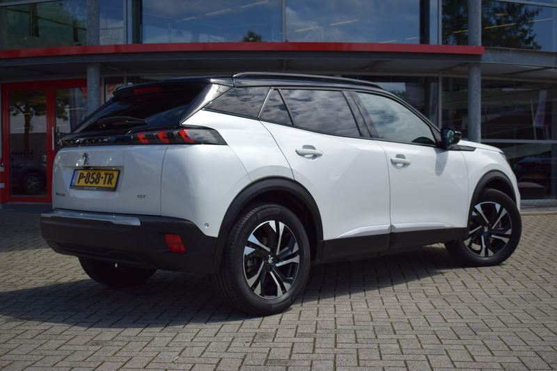 Peugeot e-2008 EV GT 50 kWh | 360° Camera | Climate + Cruise Cont — photo 2