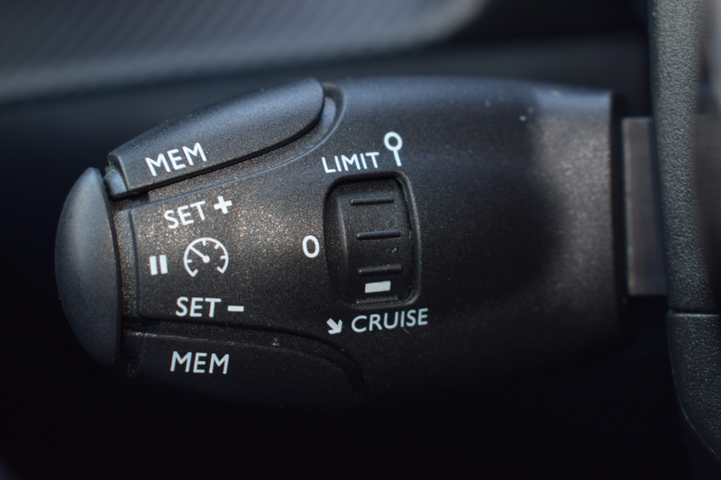 Peugeot e-2008 EV GT 50 kWh | 360° Camera | Climate + Cruise Cont — photo 9