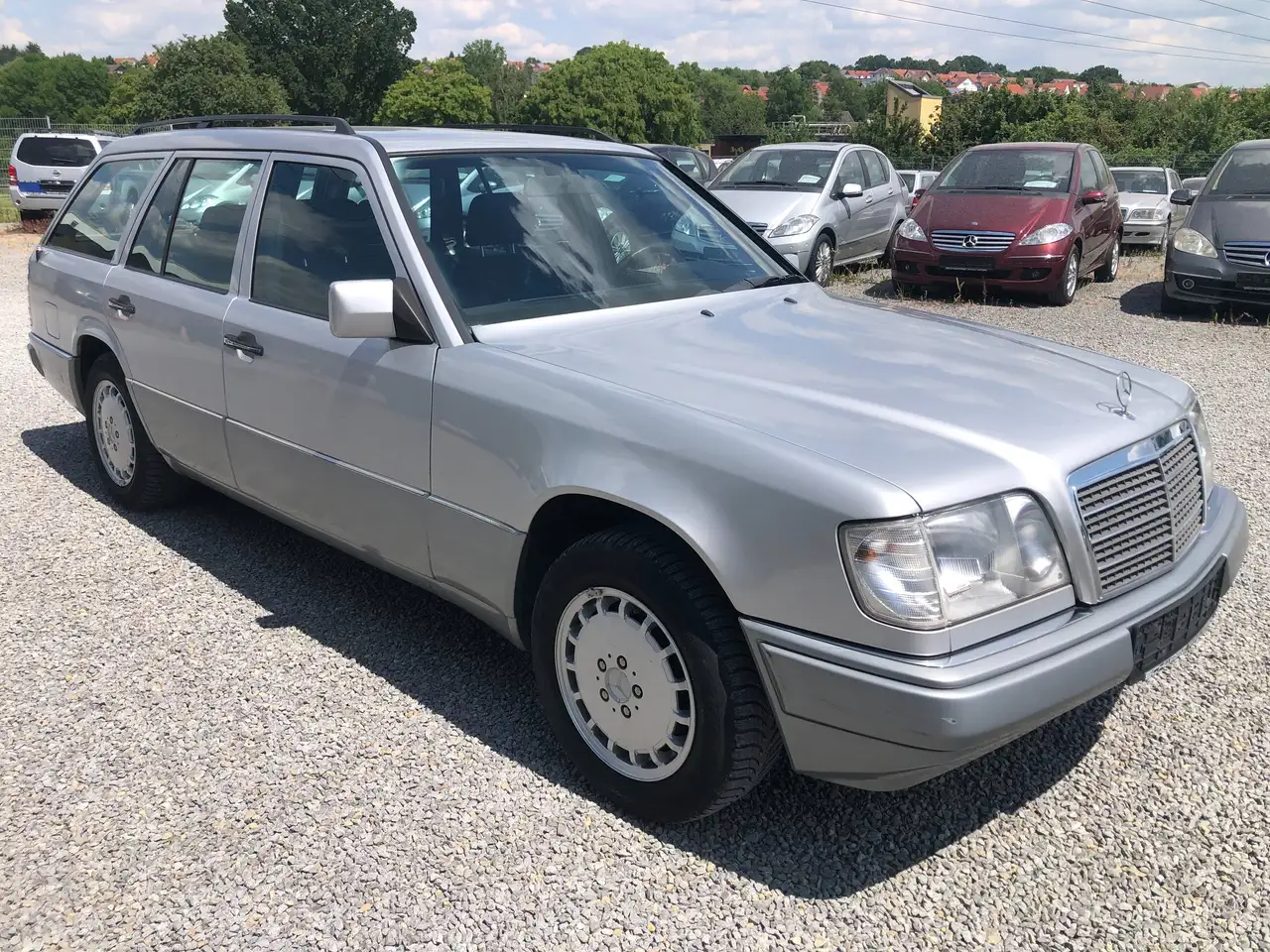 Mercedes-Benz E 200 T Automatik*AHK*Klimaanlage*Tempomat*, foto 2