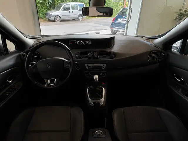 Renault Scenic view 6