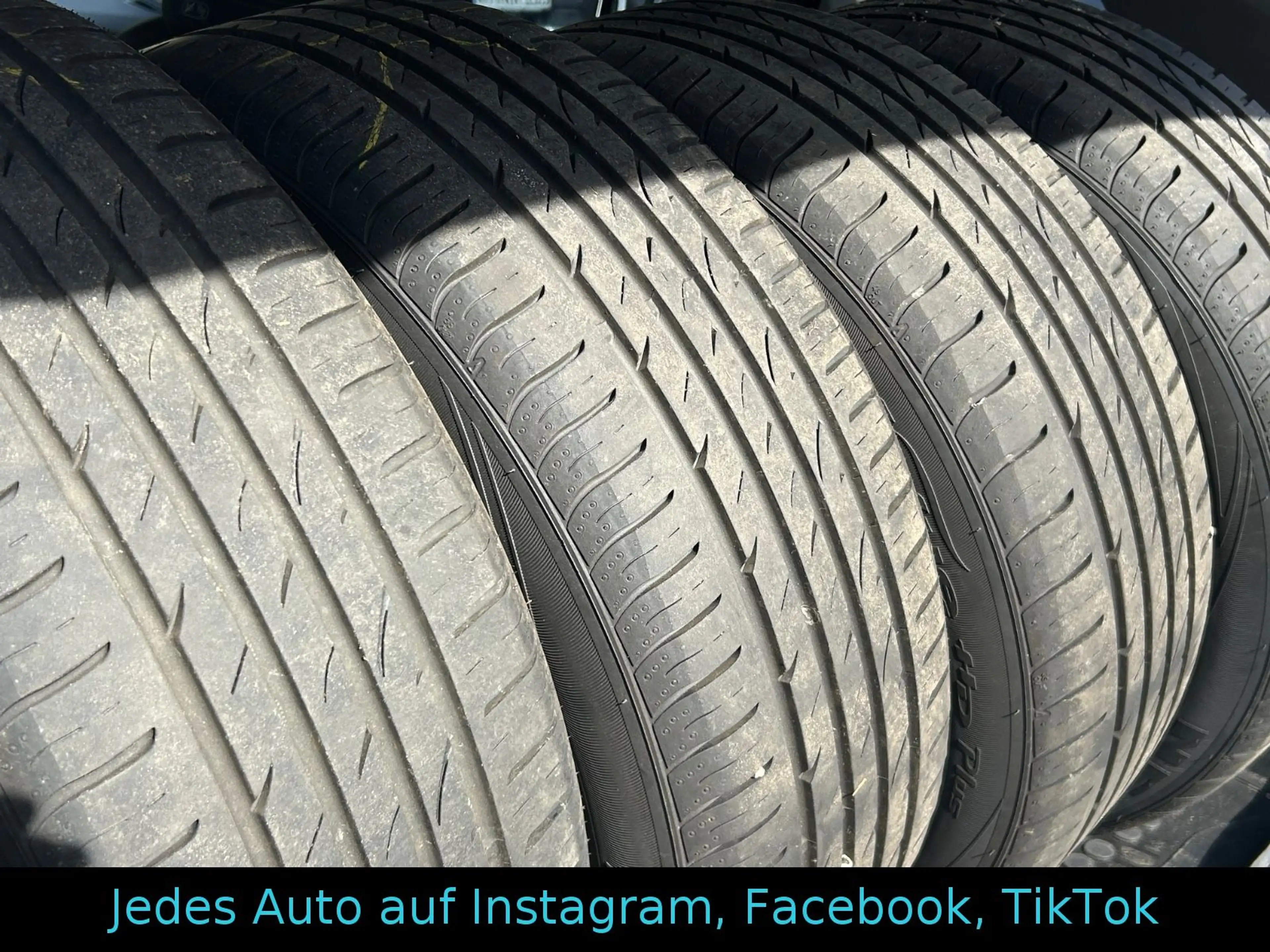BMW 218 d Gran Tourer Automatik / LED — photo 25