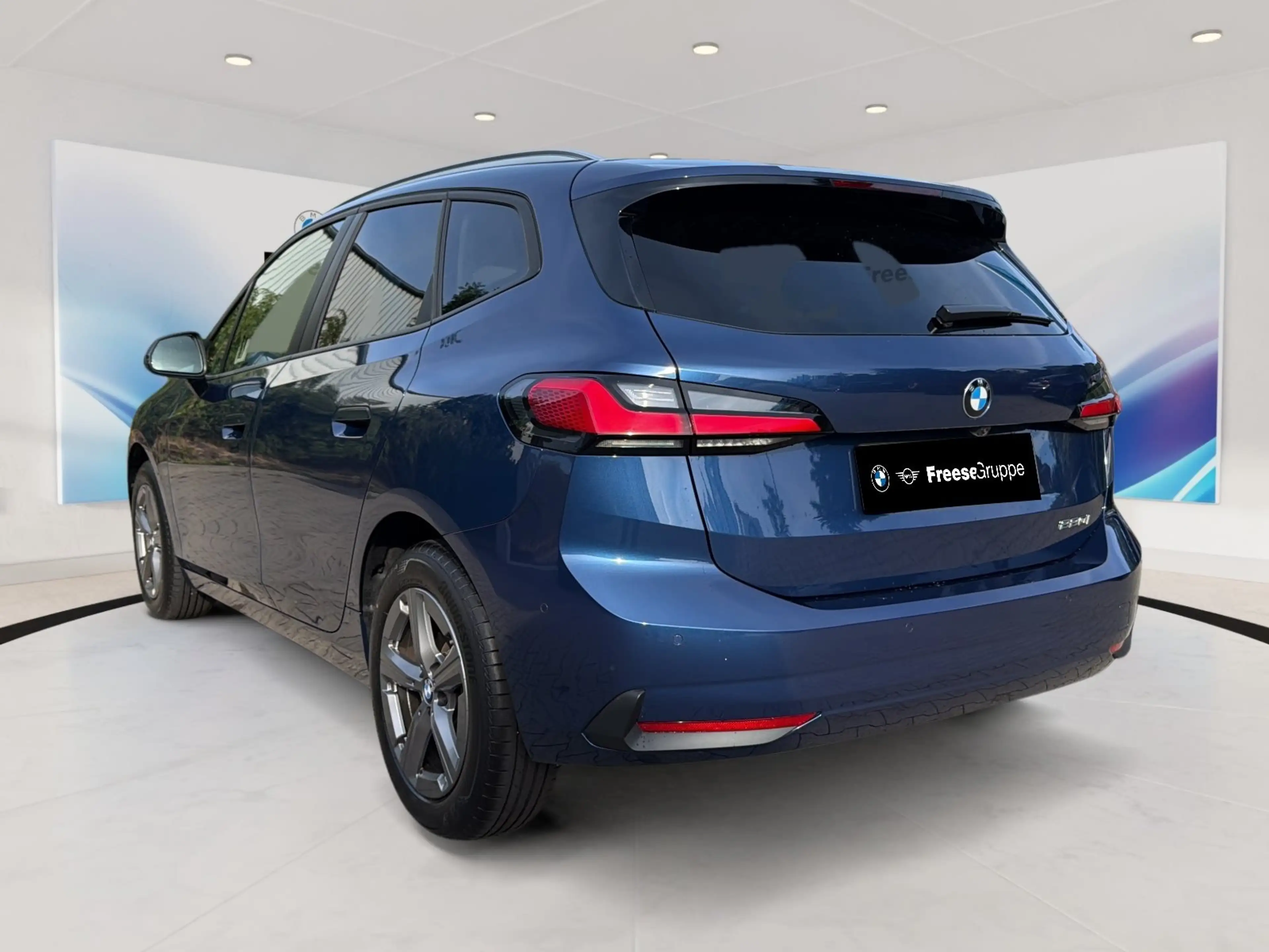 BMW 220 i Active Tourer AHK PANO RFK HIFI LED SHZ DAB — photo 4