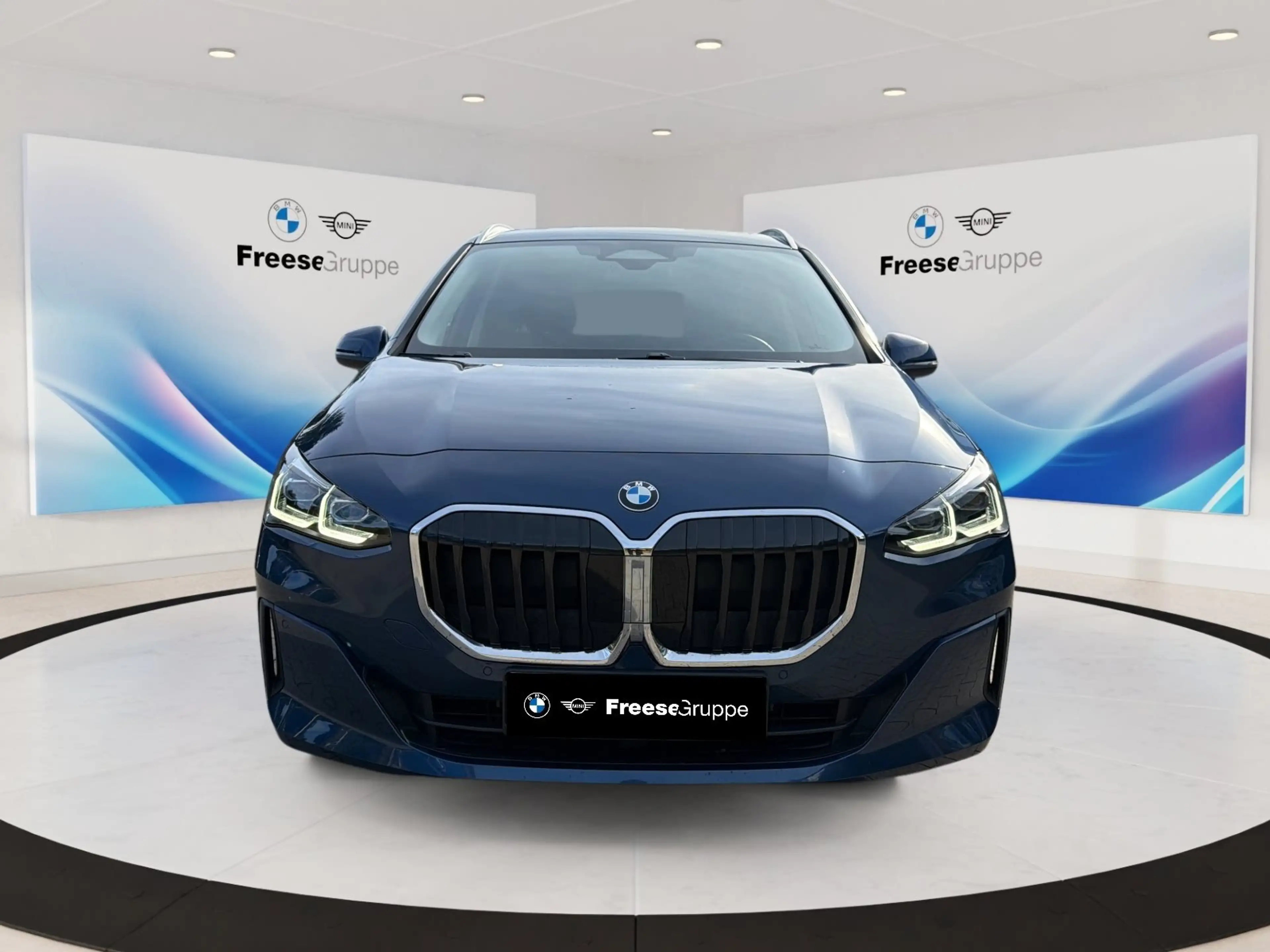 BMW 220 i Active Tourer AHK PANO RFK HIFI LED SHZ DAB — photo 2
