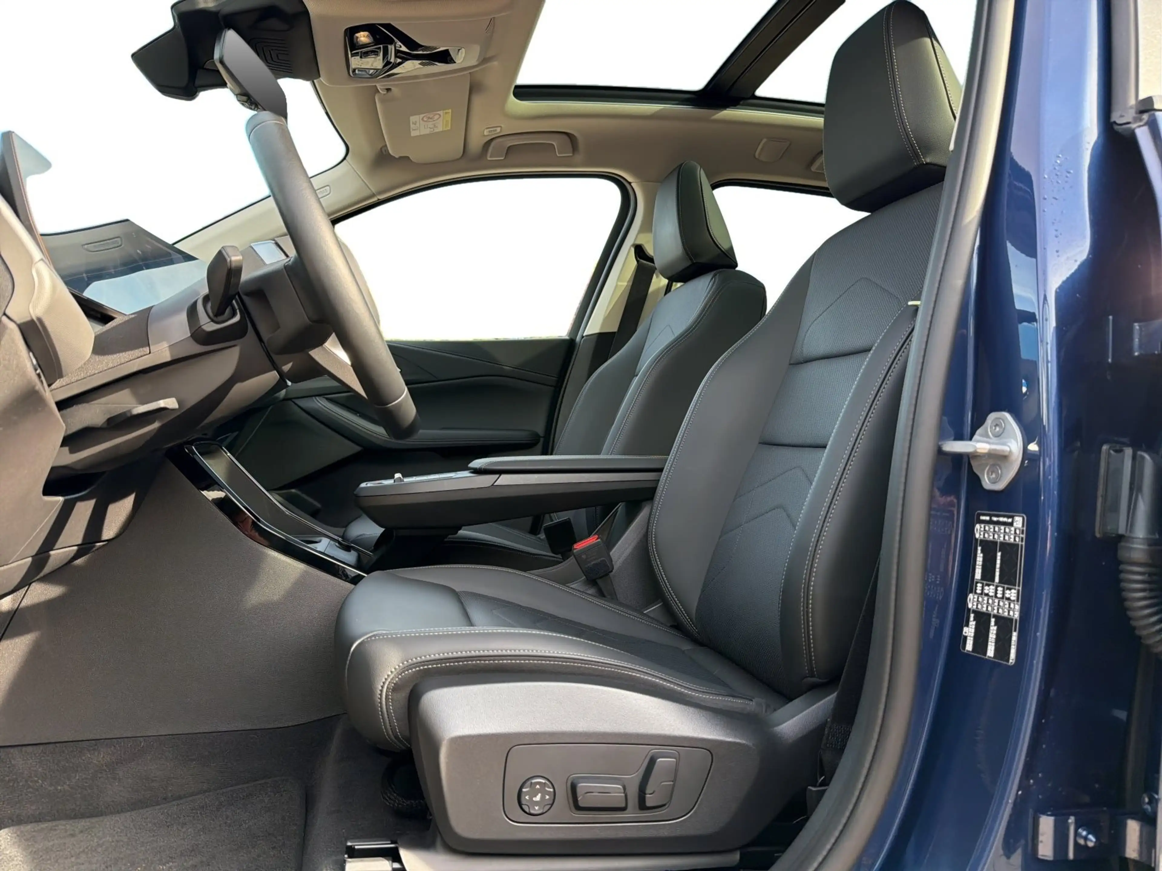 BMW 220 i Active Tourer AHK PANO RFK HIFI LED SHZ DAB — photo 17