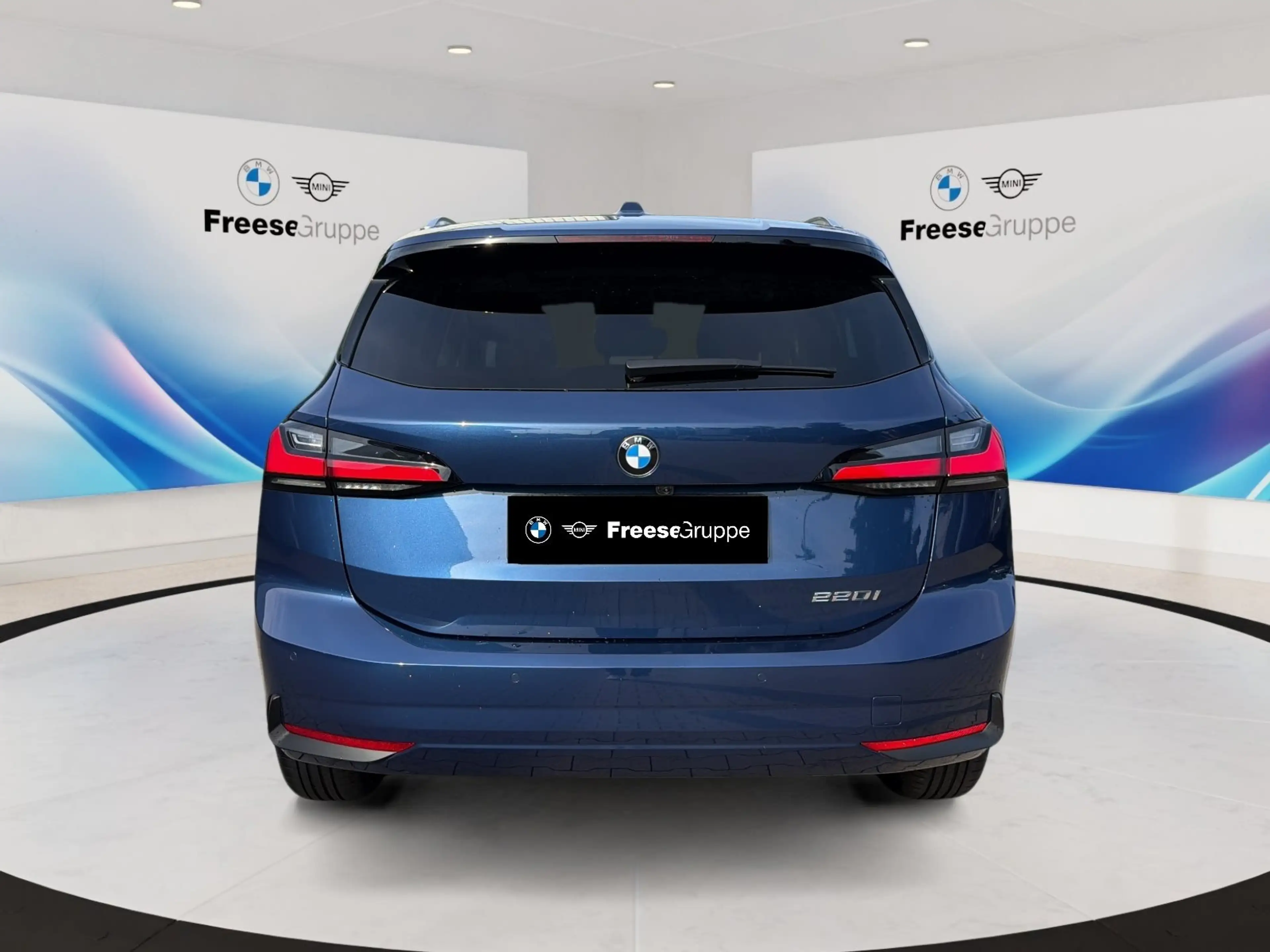 BMW 220 i Active Tourer AHK PANO RFK HIFI LED SHZ DAB — photo 5