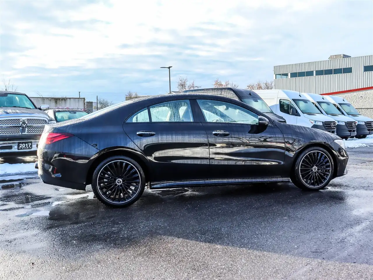 Mercedes-Benz CLA снимка Mercedes-Benz CLA