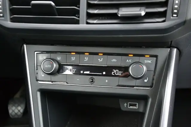 Volkswagen Polo view 10