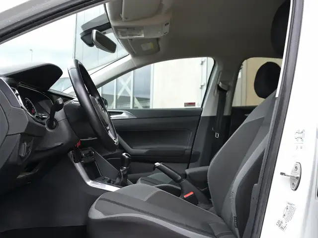 Volkswagen Polo view 6