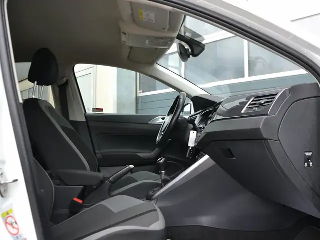 Volkswagen Polo view 8