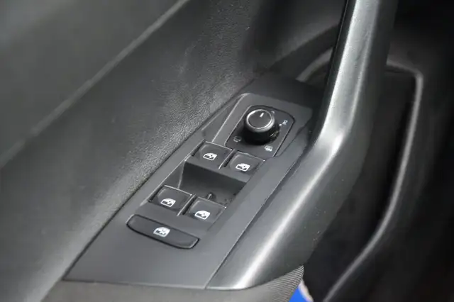 Volkswagen Polo view 16