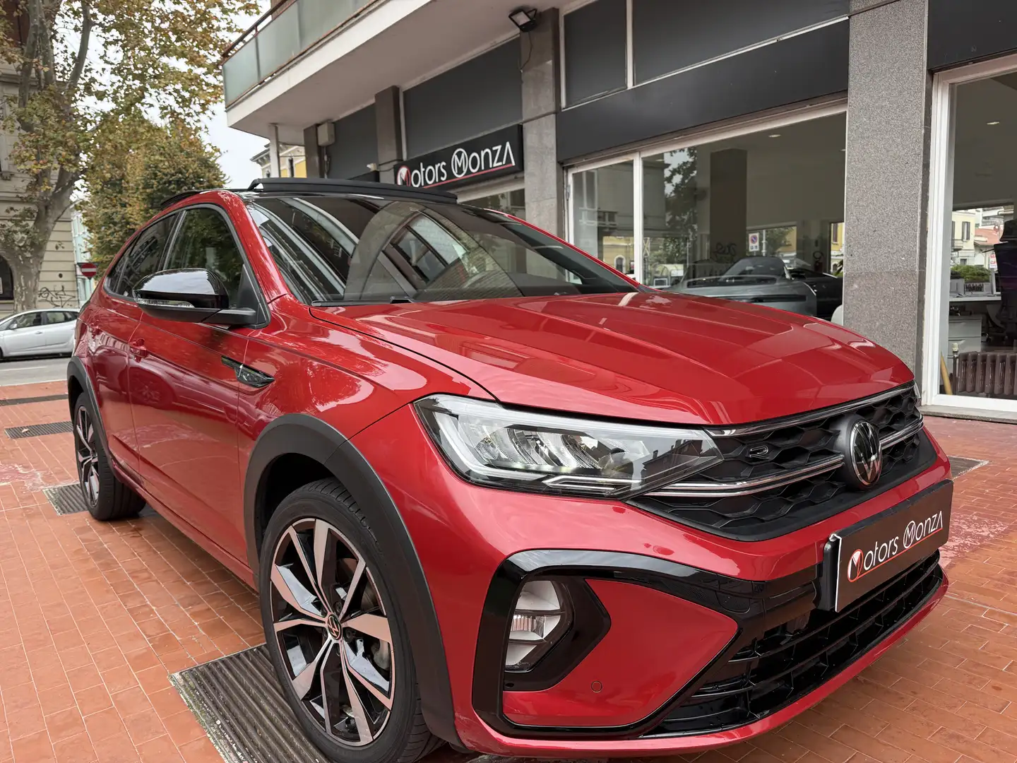 Volkswagen Taigo Taigo 1.0 tsi R-Line 110cv dsg Rosso - 2