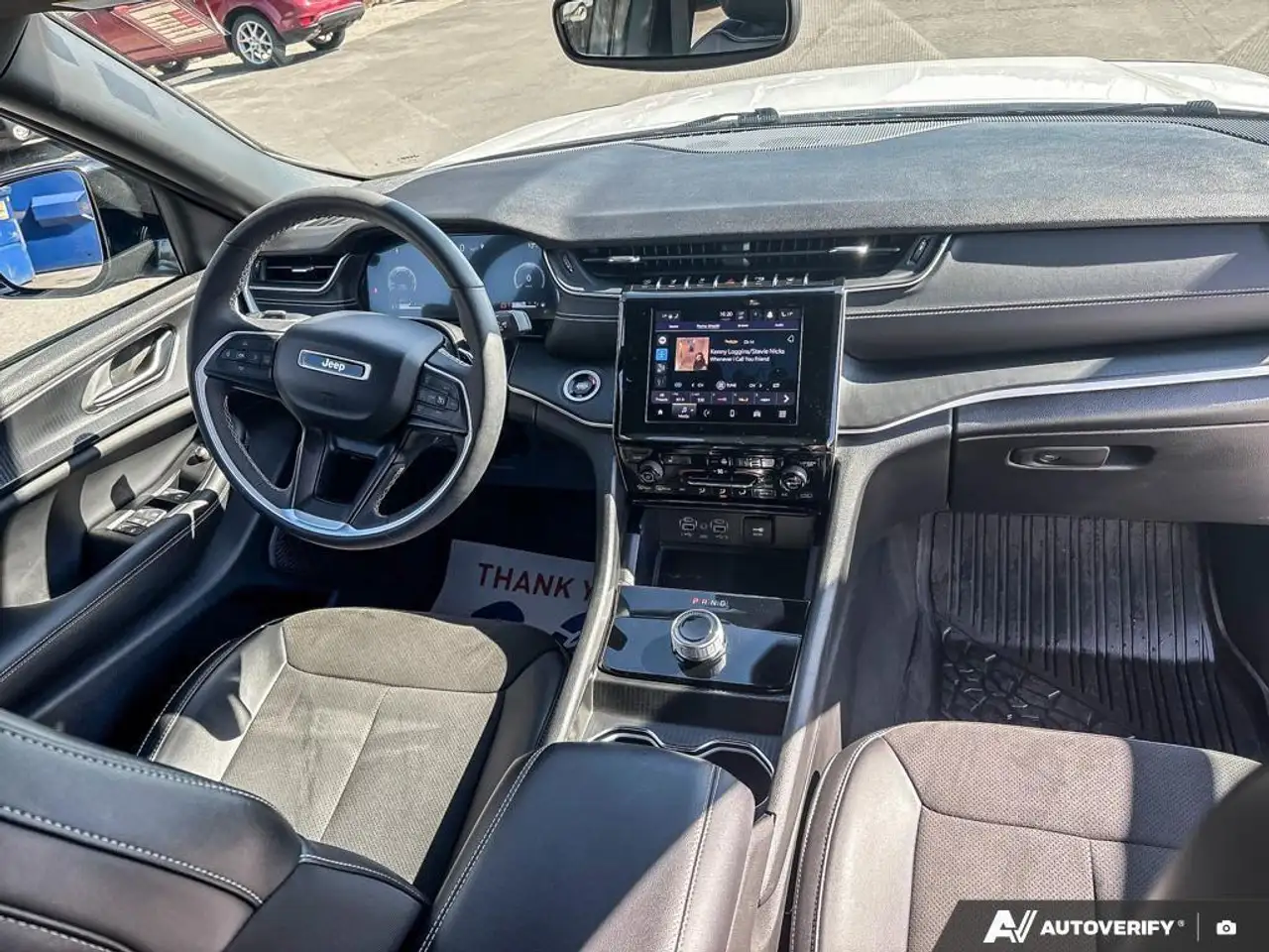 Jeep Grand Cherokee снимка Jeep Grand Cherokee