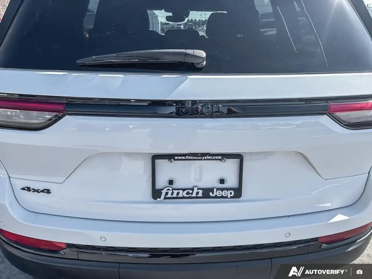 Jeep Grand Cherokee снимка Jeep Grand Cherokee