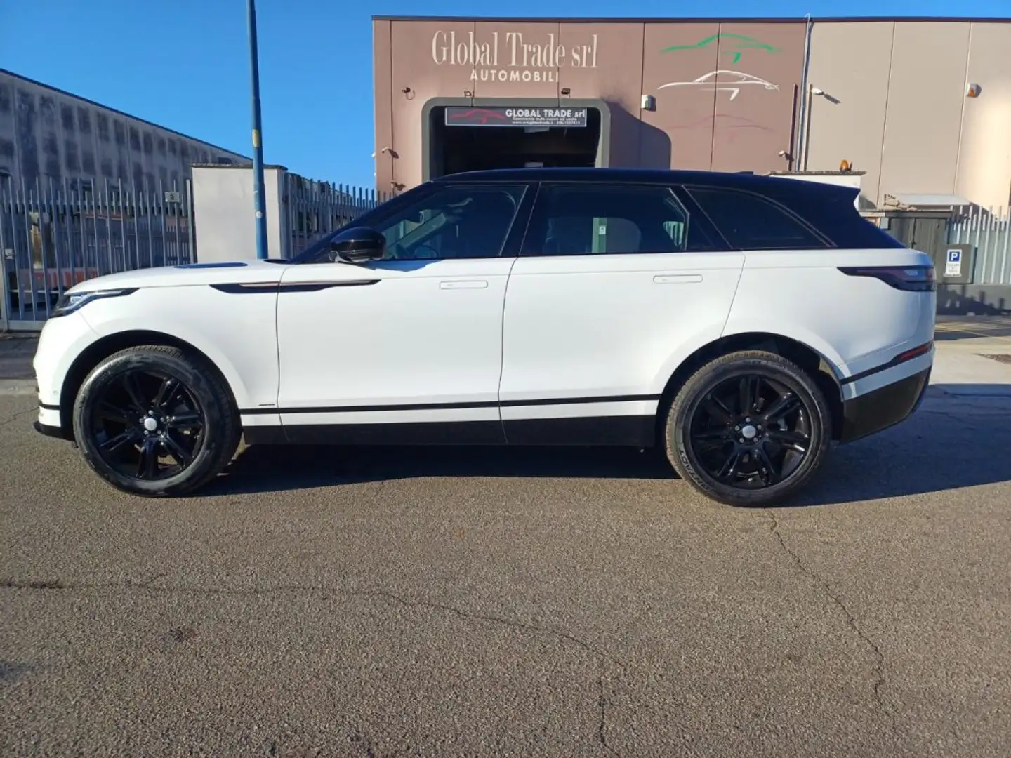 Land Rover Range Rover Velar 2.0D I4 180CV R-Dynamic S km 49.000 Wit - 1