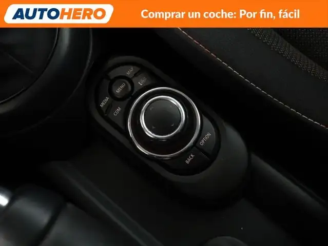 Mini Hatch view 28