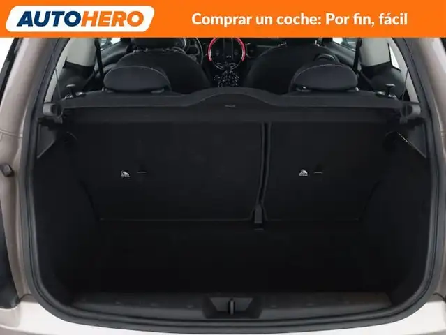 Mini Hatch view 18