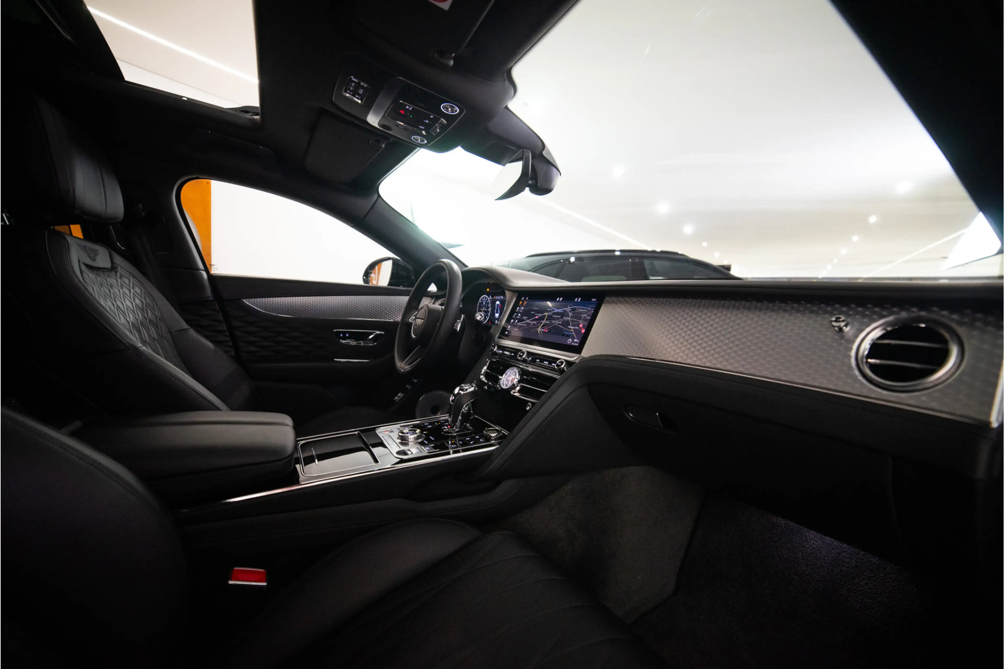 Bentley Flying Spur 2.9 V6 Hybrid Mulliner 544PK | Pano | B&O | Night — photo 26